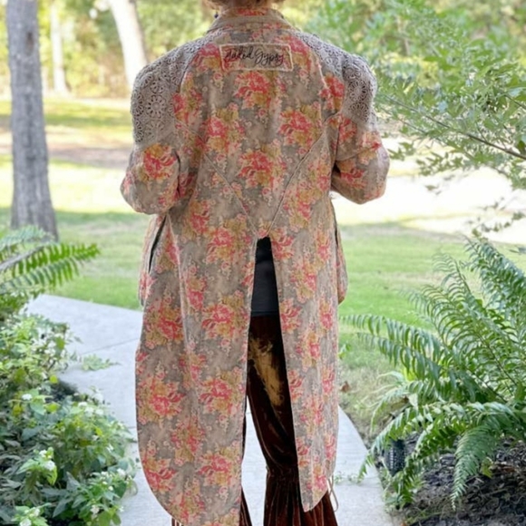 Circus Top Floral Jacket - Picture 4 of 4